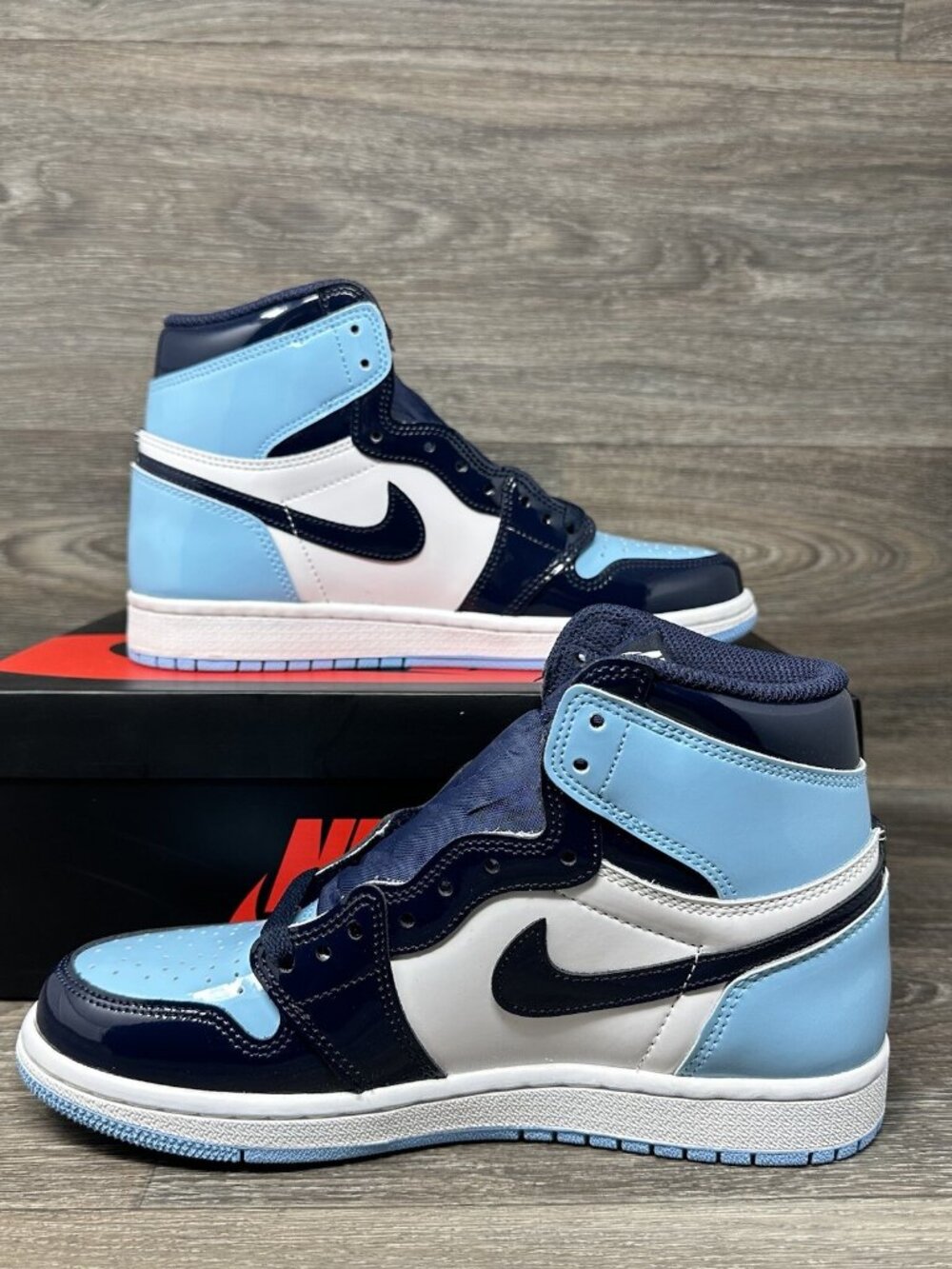 Air Jordan 1 Retro Blue Chill UNC Patent CD0461-401 Women's 6.5 Men's 5
